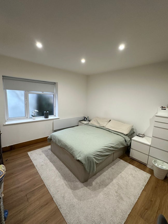 Modern spacious Studio NW4 Main Photo