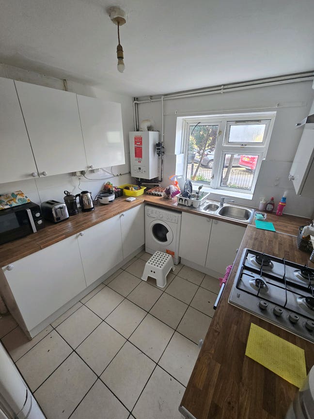 Newly refurbished 4 Bed flat@Queen Mary Uni/Bethna Main Photo