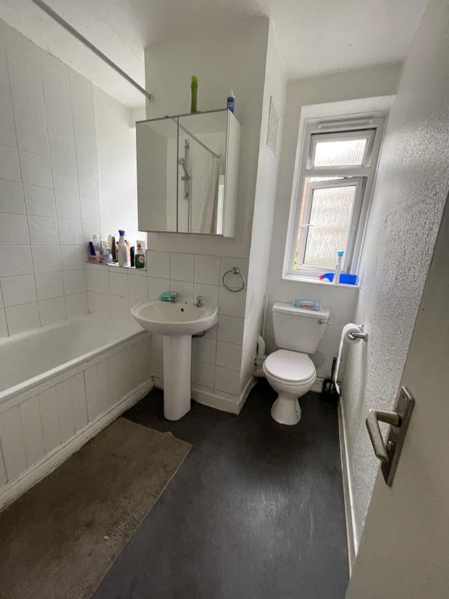 Cosy double room, friendly flat Shepherds Bush Main Photo
