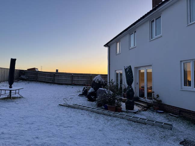 Super eco house - very large en-suite plus extras! Main Photo