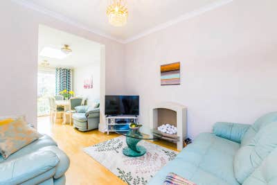 Beautiful Double Room + Bathroom- East Ham Main Photo