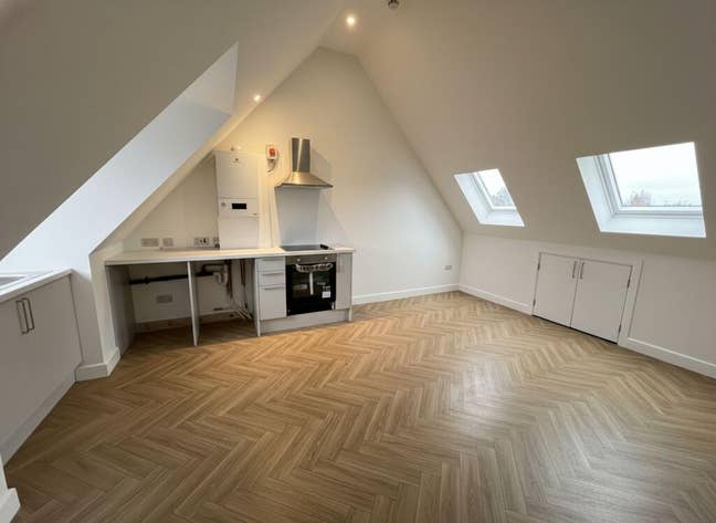 Luxury high-end professional 1 bed apartment  Main Photo