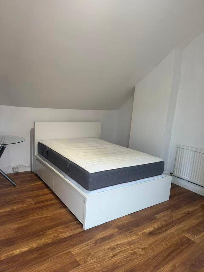 En-suite Double Room Main Photo