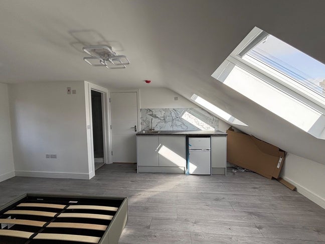 New Studio Flat Main Photo