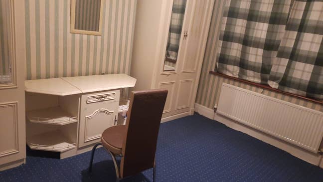 Double room available in E6 Main Photo