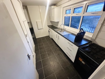 Brand New 4 Bedroom Flat In Upton-park Furnished  Main Photo