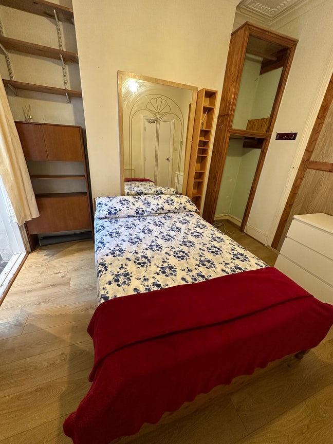 EN-SUITE  Main Photo