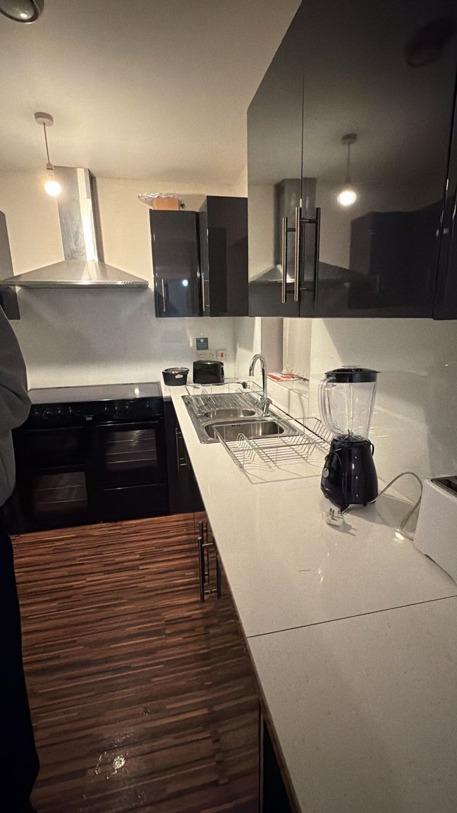 Nice house next to Wilmslow road  Main Photo