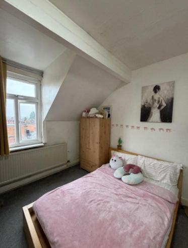 1 Double Bedroom is available in B23 6SS  Main Photo