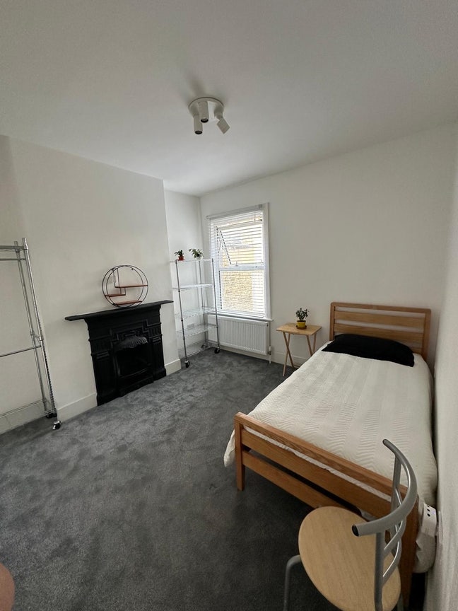  Catford furn rm  Main Photo