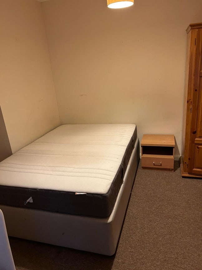 Two nice doubles in professional houseshare Main Photo