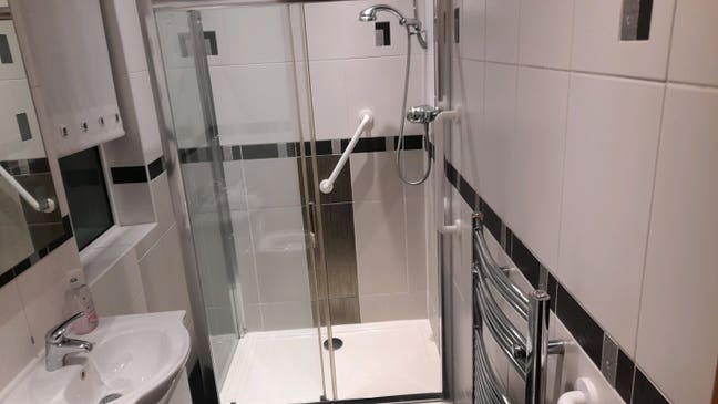 Spare room Main Photo