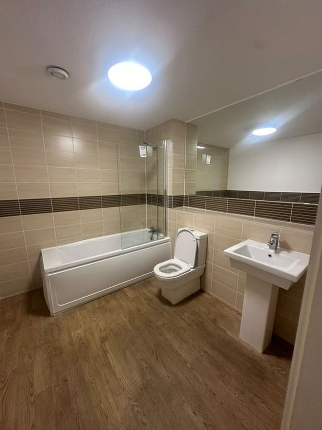 Room in apartment Main Photo