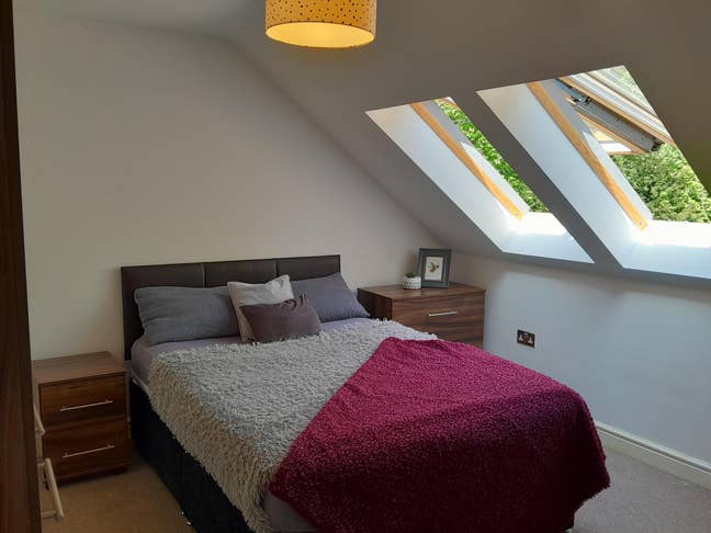 Large Double Room in Shared House with Parking Main Photo