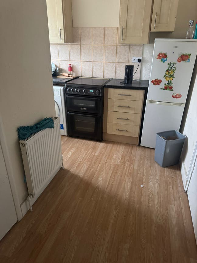 Spacious 1-Bedroom Flat – Upton Park (E13)  Main Photo