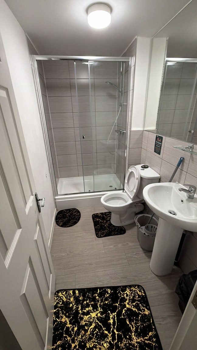 Nice house next to Wilmslow road  Main Photo