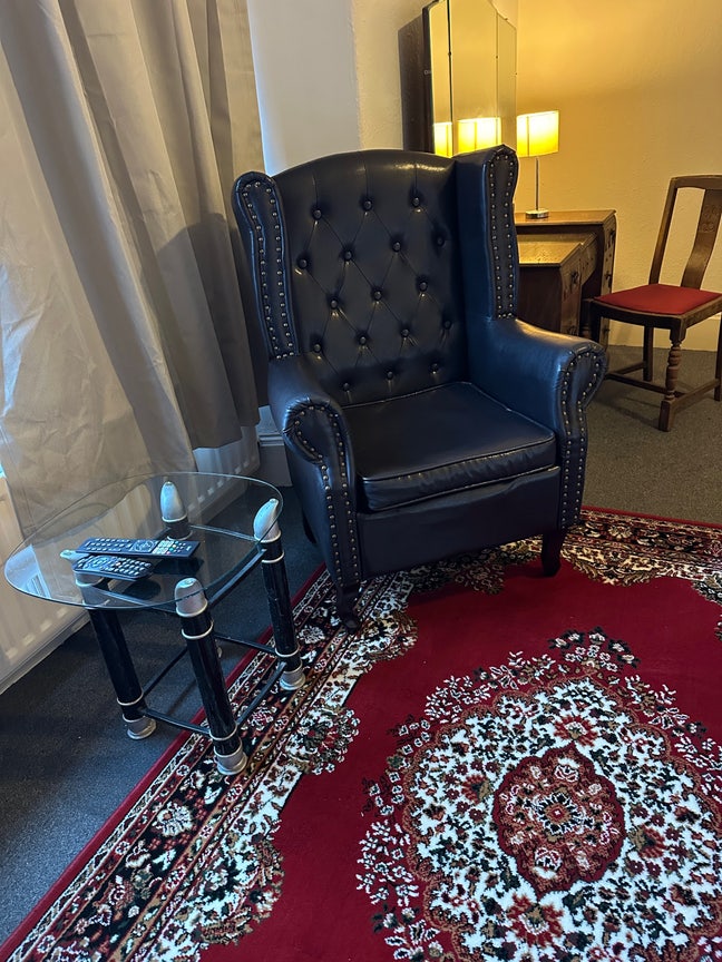 2 Large rooms in Heaton with Sky  TV Main Photo