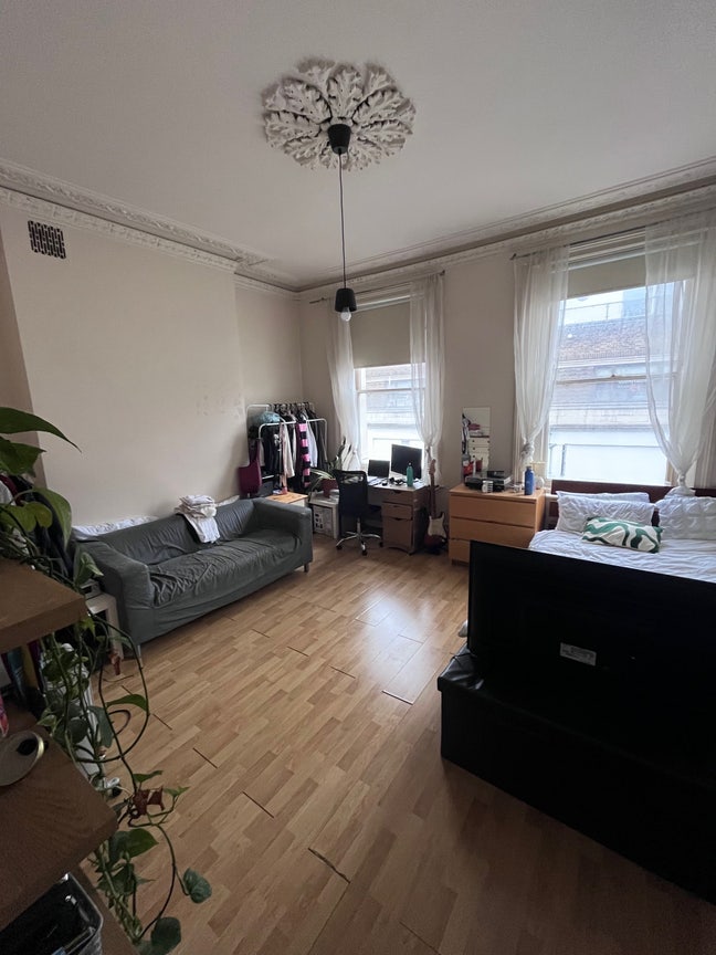 Large double room in Balham  Main Photo
