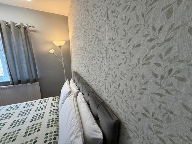 Rare opportunity , Comfy DBL for 2 . Low price  Main Photo