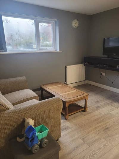 2 bed flat to let in Hayes Main Photo