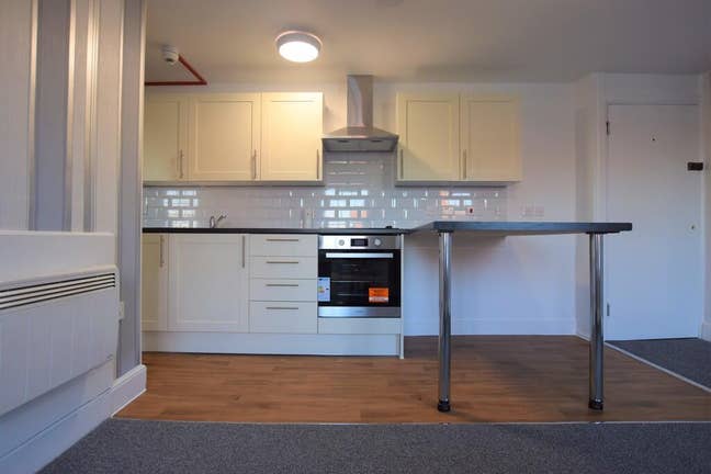 Lovely  1-Bedroom Flat in the Heart of Huntingdon Main Photo