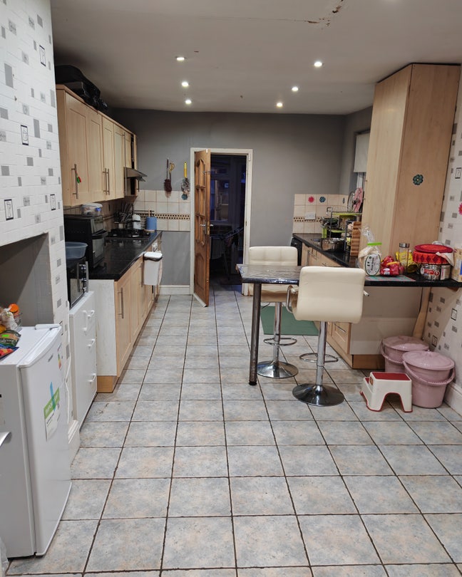 Two rooms available  Main Photo