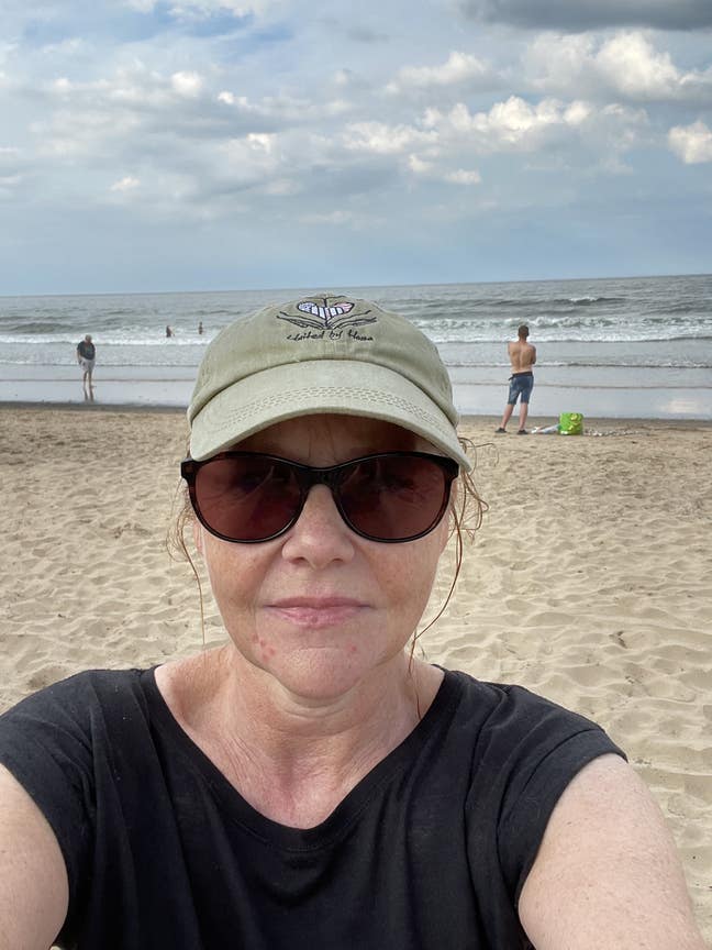 Professional female looking for a quiet room  Main Photo