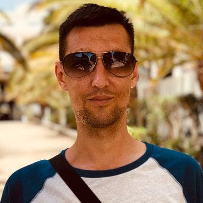 Quiet, Easy going professional 43 yr old Main Photo