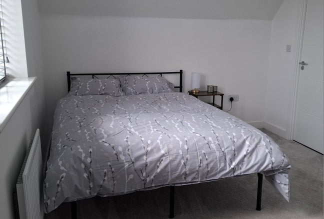 Spacious double room with en suite Main Photo