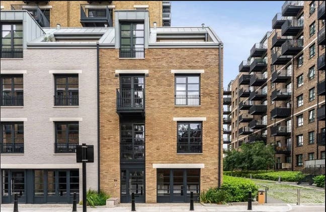 New Townhouse + Pool/Jacuzzi/Spa + Gym + Parking Main Photo