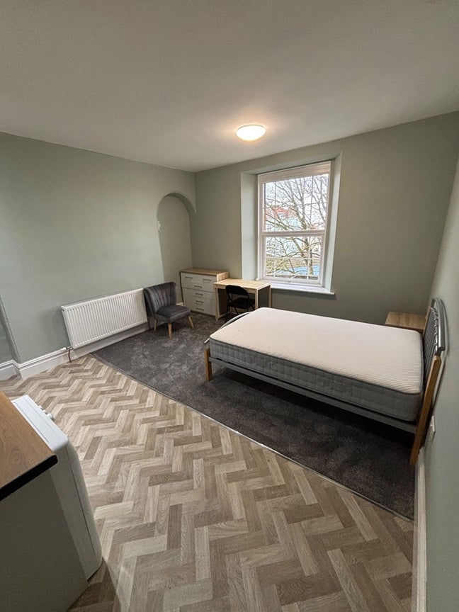 Double Room to Rent. Ideal for Professionals / Stu Main Photo