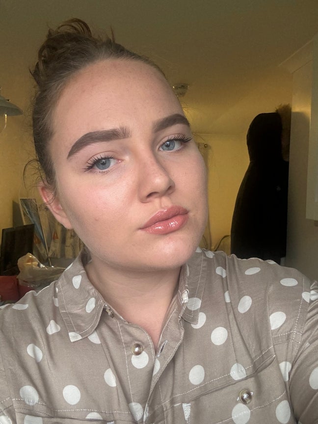 23 year old proffesional female looking for room Main Photo