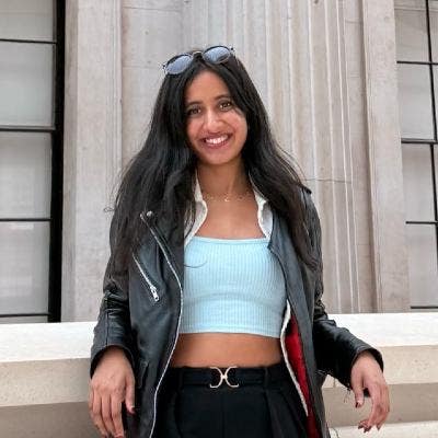 Looking for a flatmate to share 2-bed apartment  Main Photo