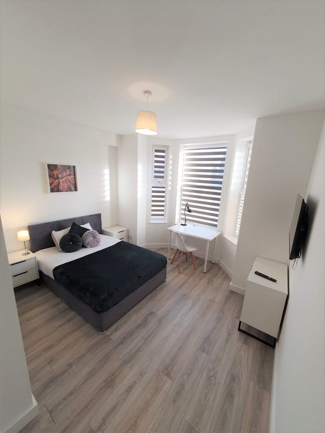 Ensuite room in Beckett Road, Doncaster, DN2 4AD Main Photo