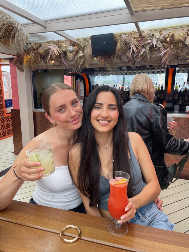 Looking for a room! Main Photo