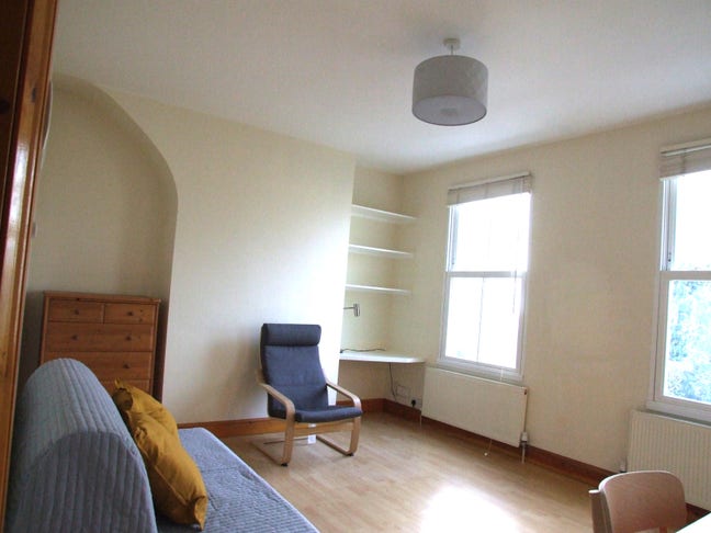 Smart one-bedroom flat with large lounge Main Photo
