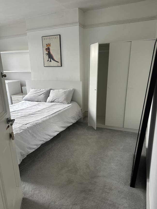 Double bedroom 3 bed flat Forest Hill Main Photo