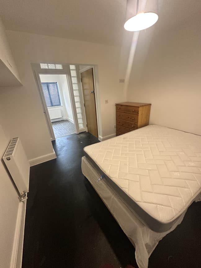 6 Bed 6 Bath house share  Main Photo