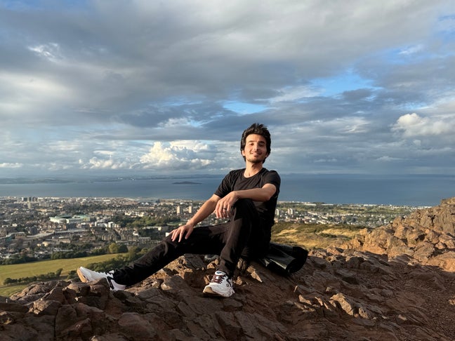 Professional Male seeks a double room Main Photo