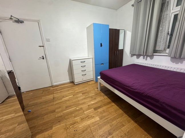 Spacious double room  Main Photo