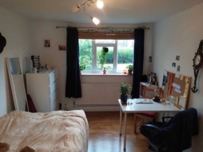 Bright double room with large storage  Main Photo