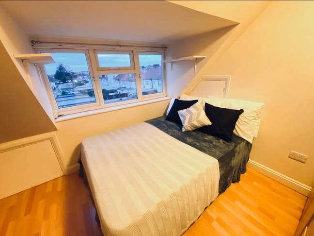 Comfortable Furnished Loft Room Main Photo