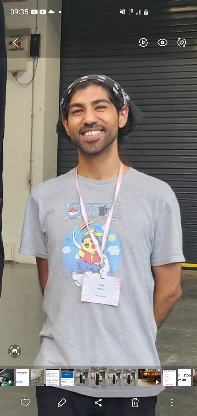 Native Londoner and his cat :) Main Photo