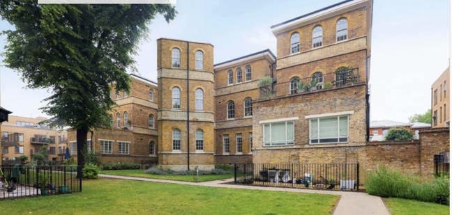 Lovely double room with ensuite in Mile end!  Main Photo