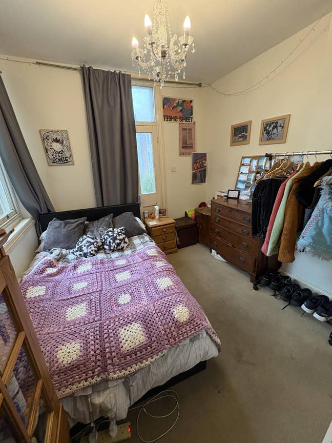 Double Bedroom in Ground-Flat 5 minutes from sea Main Photo