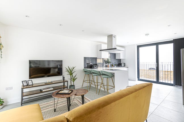 🌟 Two Rooms for Friends in Beautiful Modern Home Main Photo