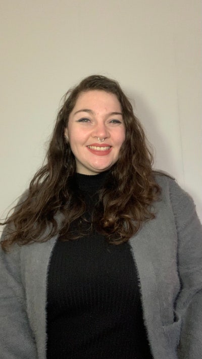 29 F Professional w/ house bunny need a room ASAP Main Photo