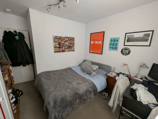 2 rooms to rent in Kingston Main Photo