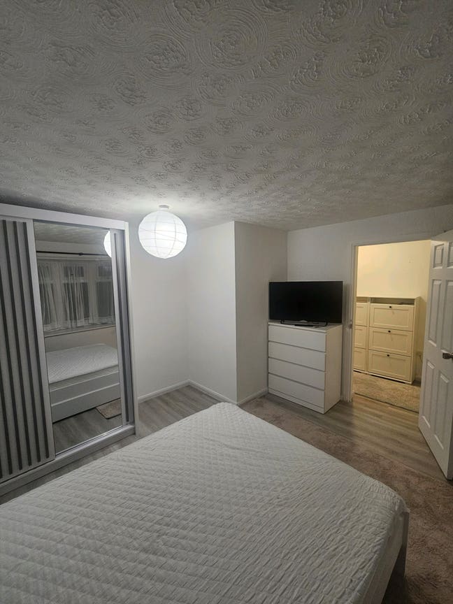 Rent a large room in harlow Main Photo
