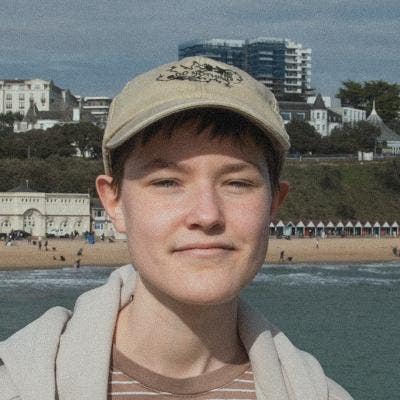 Looking to join a queer friendly flat/housesh... Main Photo